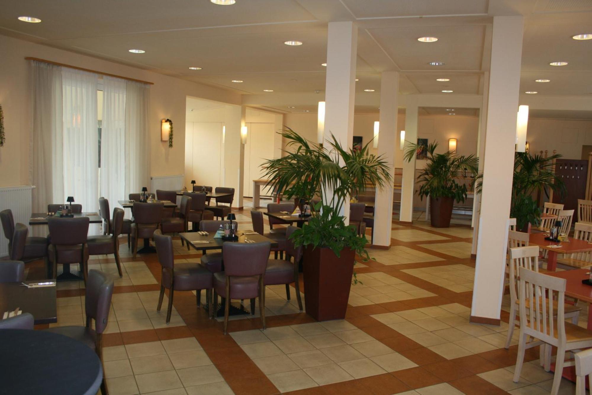 Jufa Hotel Im Brueckenkopfpark - Juelich Jülich Exterior foto